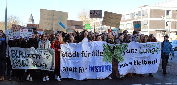 Fridays for Future: Auch in Frankfurt demonstrieren Schülerinnen und Schüler für effektiven Klimaschutz. | Foto: Andrea Kreisel