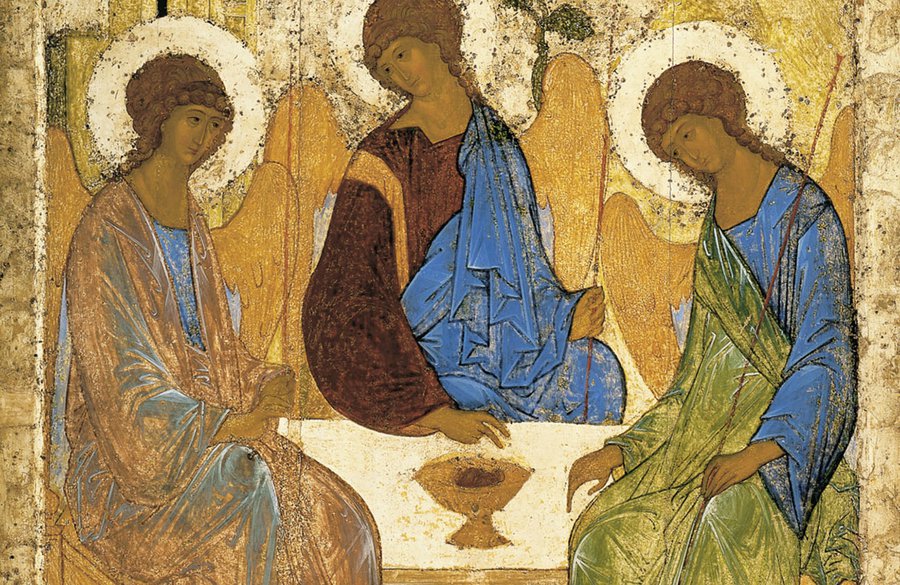 Die Dreifaltigkeitsikone von Andrej Rubljow (etwa 1411) zeigt drei Engel als Personen der Dreieinigkeit: einander ähnlich, aber nicht gleich. Vermutlich sitzt links Gott-Vater, in der Mitte Jesus und rechts der Heilige Geist.