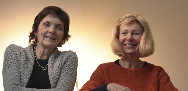 Helga Engler-Heidle (links) und Ute Knie brachten die Frauengeschichte der EKHN ins Internet. | Foto: Rolf Oeser