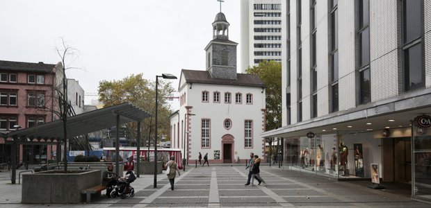 Die evangelische Stadtkirche in Offenbach. | Foto: Rolf Oeser