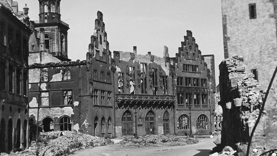 Der zerstörte Römer © Historisches Museum Frankfurt (hfm), Foto: H.V. Müller, Repro: Horst Ziegenfusz