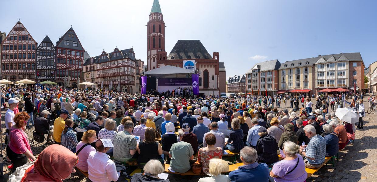 Überblick: Pfingstmontag auf dem Römerberg  |  Foto: Rolf Oeser