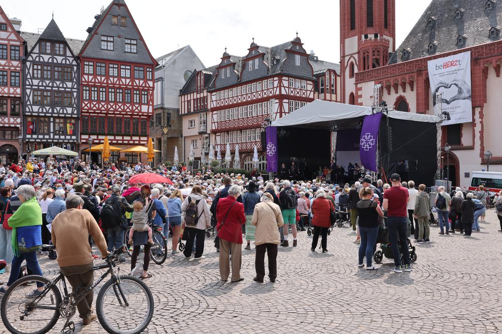 Freundliches Pfingstwetter in Frankfurts "Gud Stubb" I Foto: Rolf Oeser