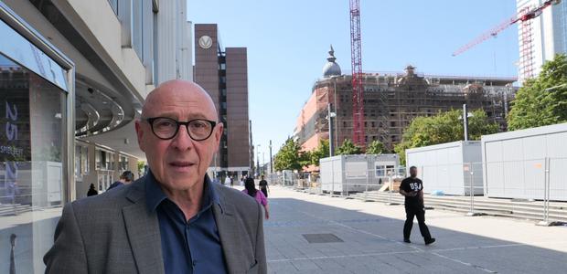Gunter Volz, Pfarrer für gesellschaftliche Verantwortung, zwischen Bahnhofsviertel und Oper I Foto: Bettina Behler