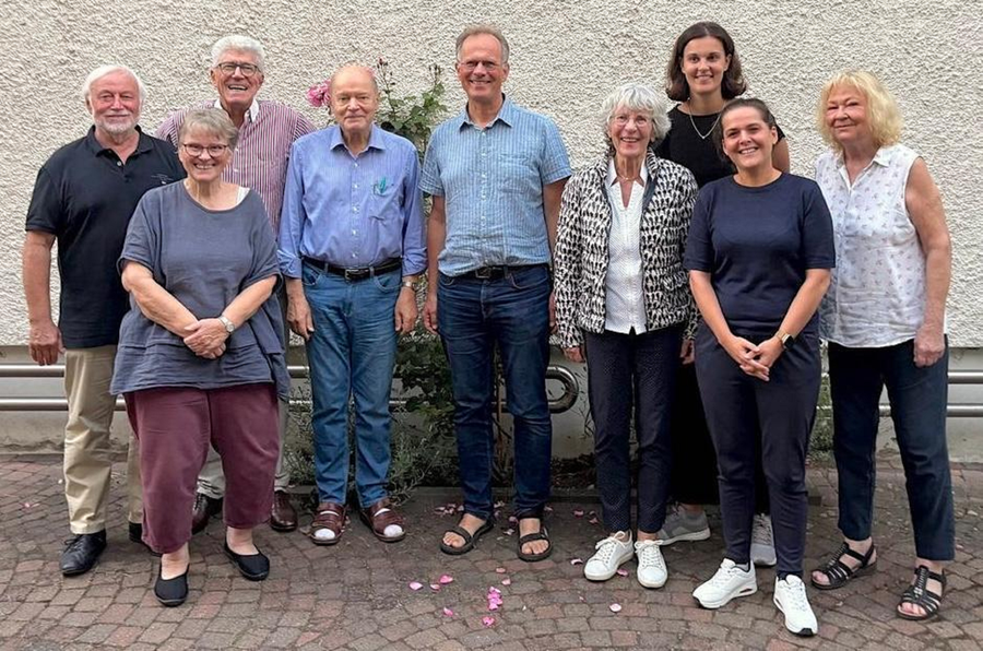 v. li. nach rechts das Team: Manfred Eich, Renate Scheel, Peter Klöpel, Günter Krämer, Burkhard Weitz, Sigrid Klöpel, Vivienne Mekhzoum, Jessica Ritter und Christiane Falkenau. I  Foto: privat