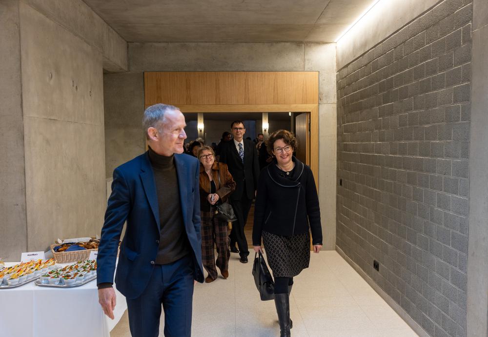 Begehen die neuen RFäumlichkeiten von St. Nicolai: v.li. Stadtdekan Holger Kamlah, Pfarrer Wolfgang Löbermann und Prodekanin Amina Bruch-Cincar.  I Foto: Rolf Oeser