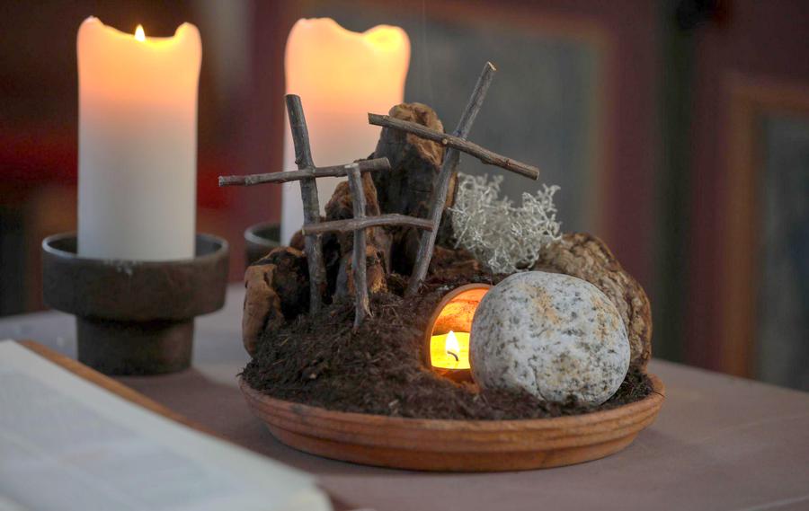 Ostern - vom Dunkel ins Licht I Foto: Rolf Oeser Fundus_Medien.de