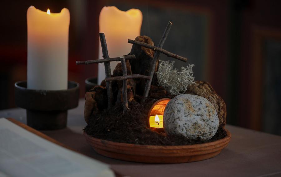 Ostern - vom Dunkel ins Licht I Foto: Rolf Oeser Fundus_Medien.de