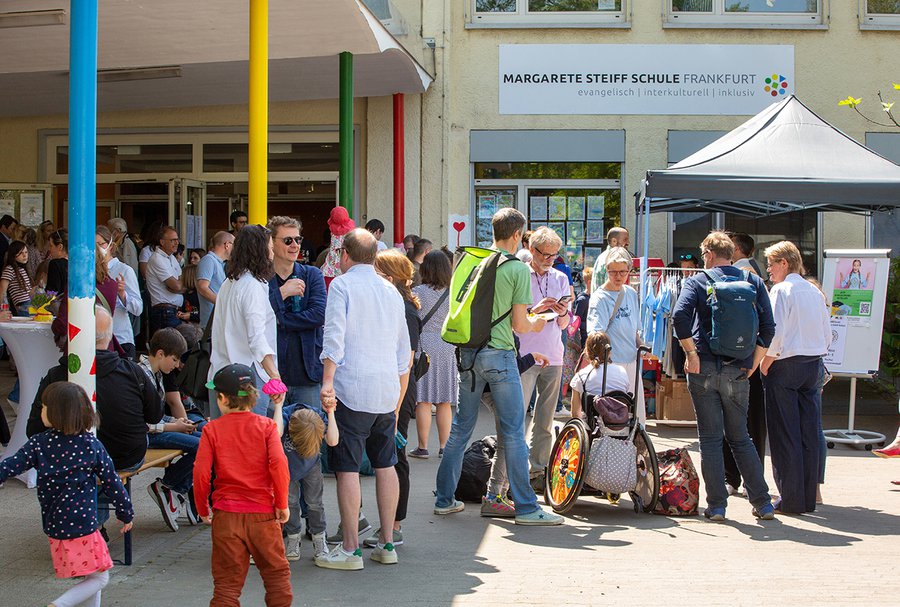 Beim Fest zur neuen Namensgebung der integrativen Schule in Ginnheim. | Foto: Rolf Oeser