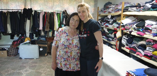 Jutta Loesch (links) bei ihrer aktuellen Fahrt nach Beherowe zusammen mit Katharina, die aus Kiew geflohen ist. | Foto: privat