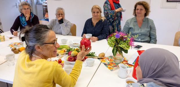 Sprachcafé in Preungesheim: In lockerer Runde mit anderen Deutsch lernen. | Foto: Rolf Oeser