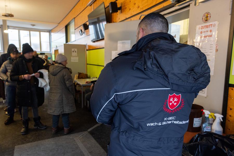 Die Gewalt nimmt zu: Wenn Menschen unter Druck sind, können Konflikte leicht eskalieren.  | Rolf Oeser