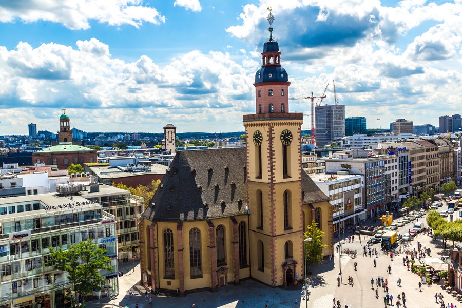 Moderne Konzepte für kirchliche Bauten in der Zukunft - darum dreht sich die Debatte und eine aktuelle Ausstellung im Dominikanerkloster in Frankfurt. / Foto: Rolf Oeser