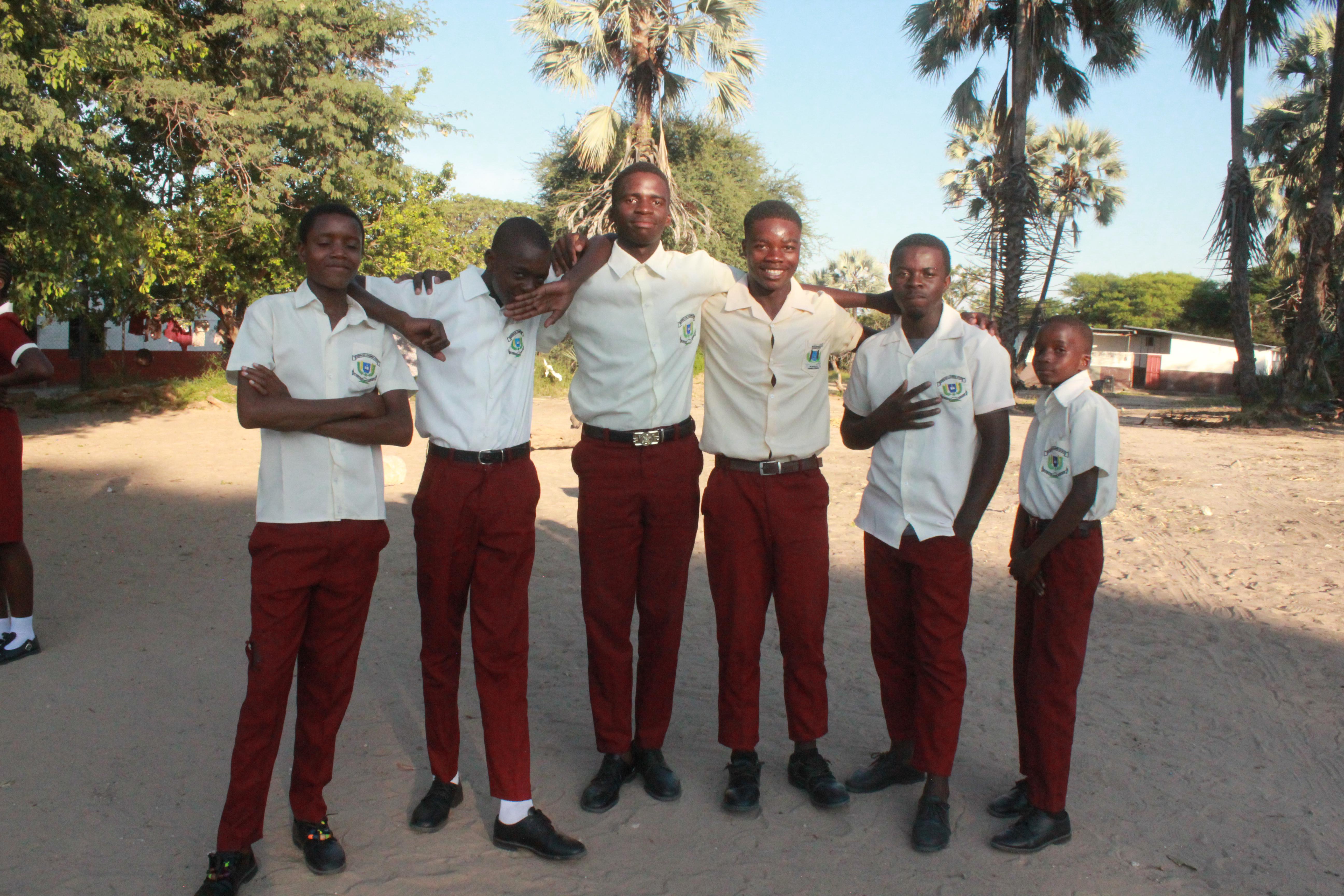 Eine Gruppe von Schülern der Combined School in Namibia
