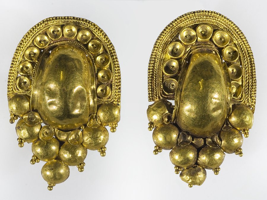 Etruskische Ohrringe. Foto: Ärchäologisches Museum Frankfurt