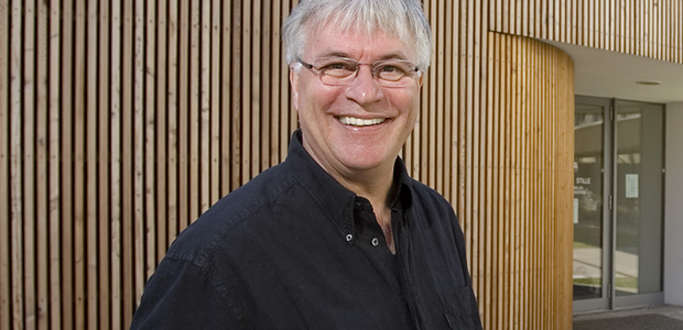 Eugen Eckert ist seit fünfzig Jahren der Motor hinter der Band Habakuk. | Foto: Ilona Surrey
