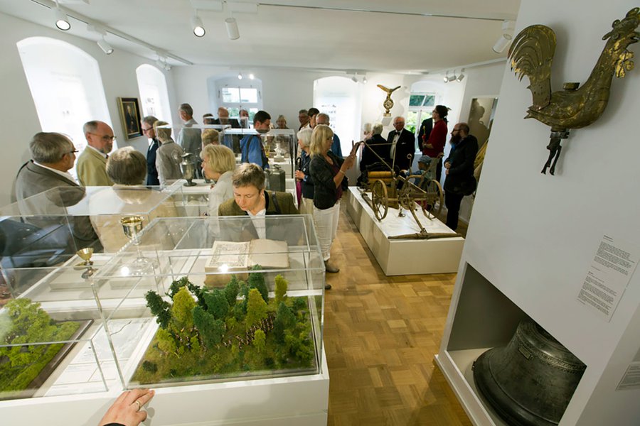 Zu einem Rundgang durch die Geschichte Preungesheims lädt das neue Museum an der Kreuzkirche ein. Foto: Rolf Oeser