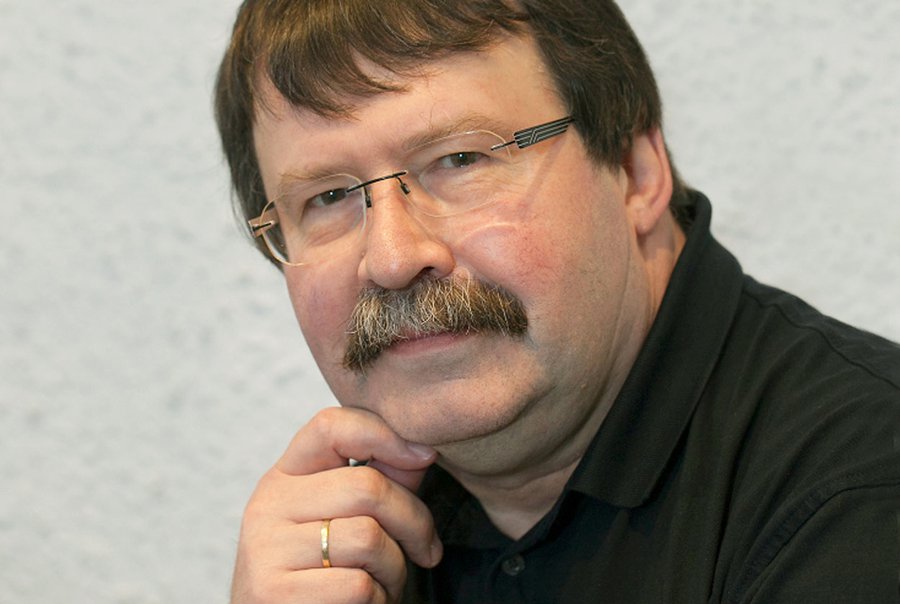 Pfarrer Wilfried Steller ist Theologischer Redakteur von „Evangelisches Frankfurt“. Foto: Ilona Surrey