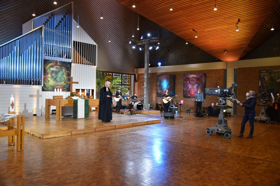 Bischof Heinrich Bedford-Strohm beim Fernsehgottesdienst in der Festeburgkirche