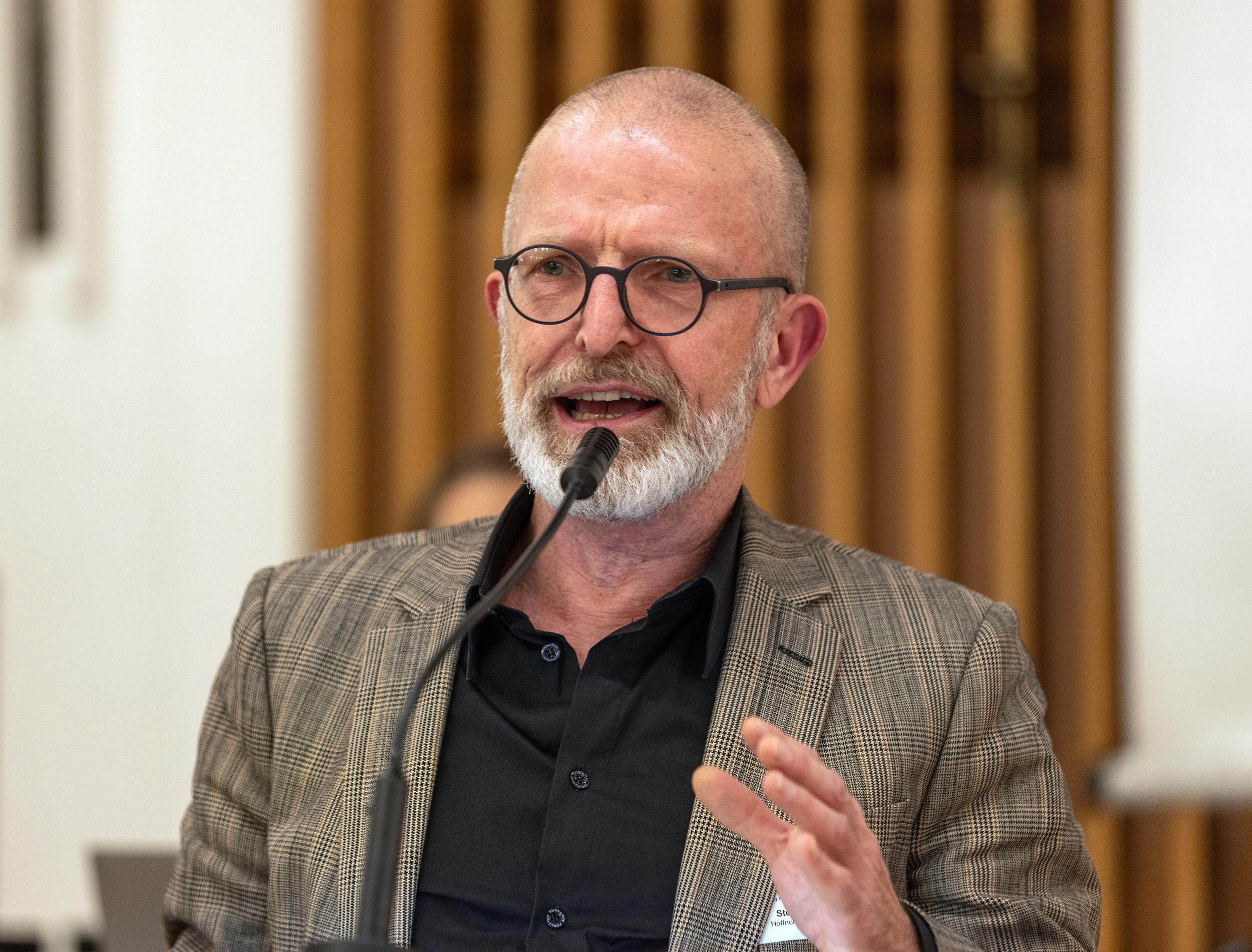 Stefan Majer bei seiner Wahlrede vor der Stadtsynode. |