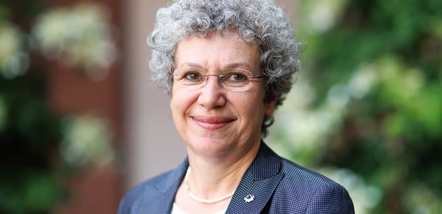 Präses Dr. Birgit Pfeiffer:  "Wer ein kirchliches Amt innehat oder sich dafür bewirbt, tritt ein für die Würde aller Menschen, unabhängig von deren Herkunft oder Lebensentwurf." |