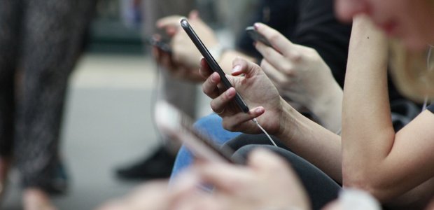 Helfen Handys und Internet, die Welt zu verbessern? |Foto: Unsplash.com