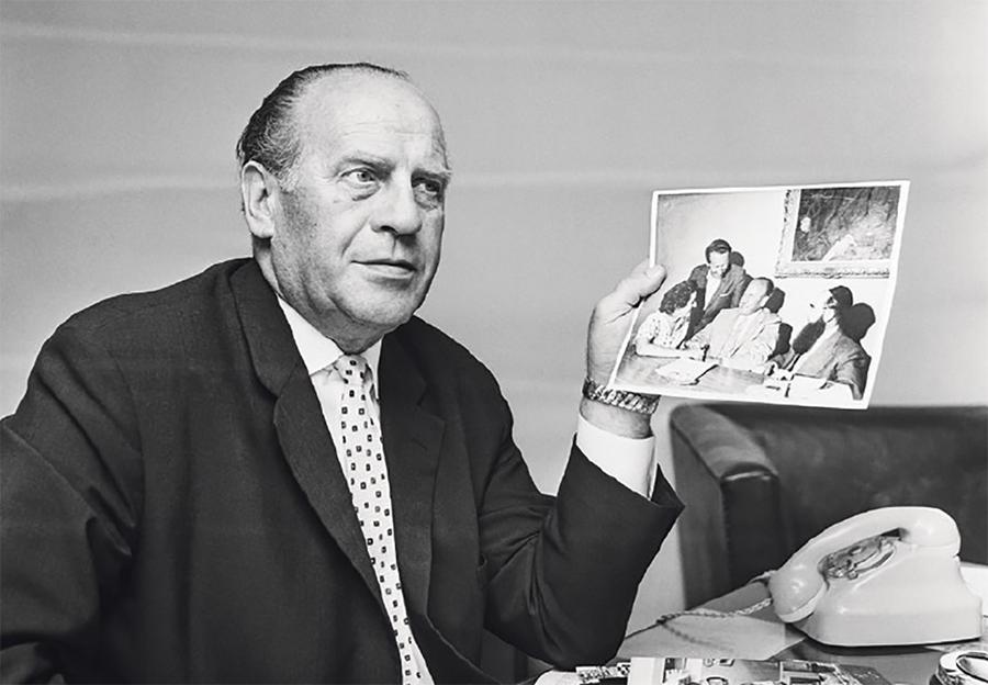 Oskar Schindler 1963 bei einem Interview über seine Rettungsaktion für jüdische Menschen. | Foto: Bettmann/Getty Images