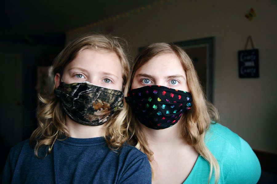 Gesichtsmachen helfen gegen die Ausbreitung des Coronavirus, doch die Gesichtsmimik wird dadurch größtenteil unsichtbar. Für Gehörlose ist das ein Problem. | Foto: Sharon McCutcheon/unsplash.com
